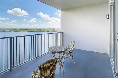 Image de Disney Condo-Beautiful Lake views from Xl Balcony