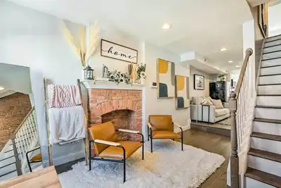 Central & Trendy Baltimore Townhome: Pets Ok!