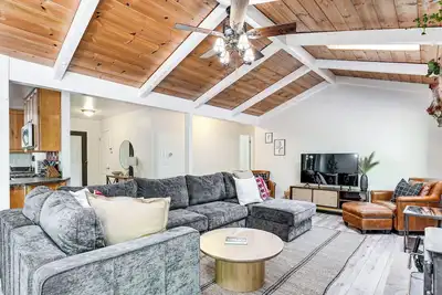 Image de Arnold Family Cabin w/ Hot Tub, Arcade & Deck