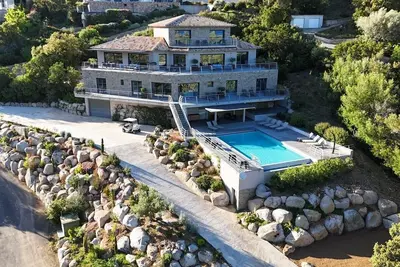Image de Magnificent Villa 400 m from the sea
