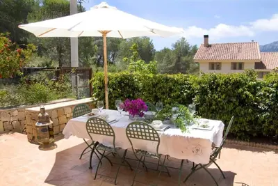 Image de maison de luxe avec piscine