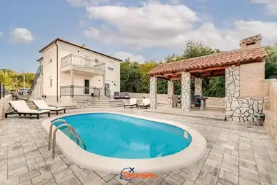 Image de Villa Hlapa with pool, sea view, beach - Traveler Reiseburo Krk - Id 2376