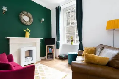 Image de Warm & cosy 2-bedroom apartment in the heart ❤️ of Stockbridge; picturesque area