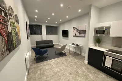 Image de Appartement-de Luxe-Salle de bain et douche-Vue sur Rue