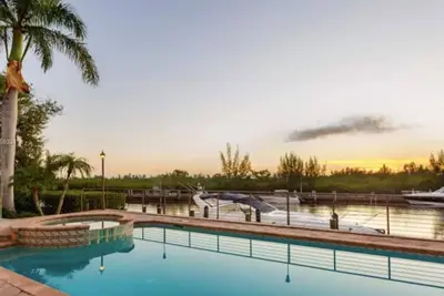 6br Waterfront Mansion Oasis 5min from Miami Beach