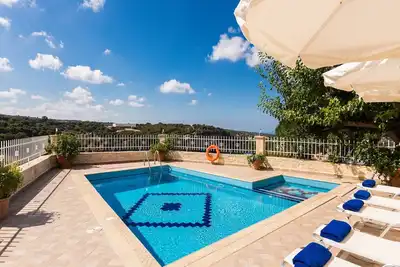 Image de Antigoni Villa, a back-to-nature sanctuary in the historic Eleutherna Village!