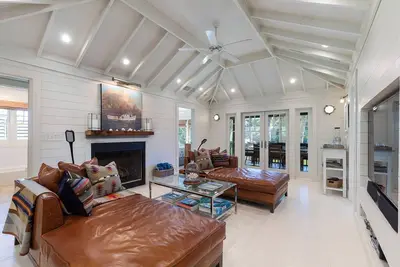 Image de Rare ocean and lagoon view! Pool and beach access