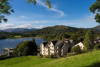 Superb Apartment - Spacious - Lake Views