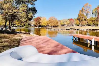 Image de Southern Living Lake Oconee Home in a Cove!