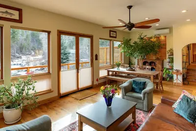 Image de Light Filled Home 10 miles West of Boulder with Views of Cascading Waterfalls