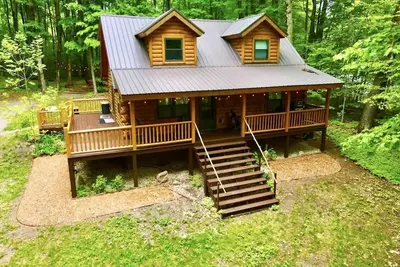 Image de Cozy & Quiet Shanty Creek Log Cabin 1 mile to Schuss Mountain Golf Course