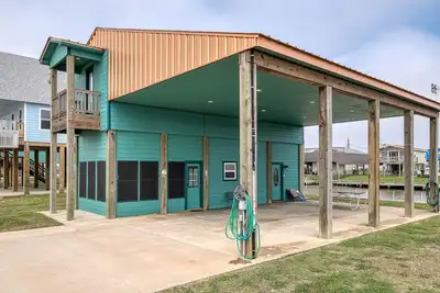 Image de Paradise Point - Gated Home on the Canal & Creek. Minutes from the Icw & Beach!