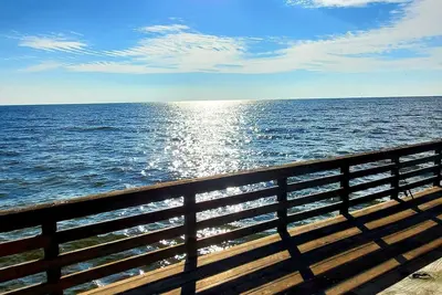 Image de Luxury Cottage w/ Bay & Boardwalk Views--steps from the water