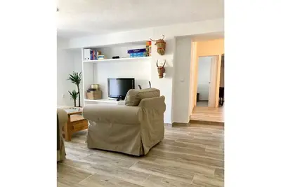 Image de Tolox Independent 2-bedroom Town Square Apartment