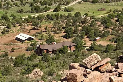 Image de Shelter in Nature - A gateway to Arizona's wonders. A rare gem near Prescott, Az