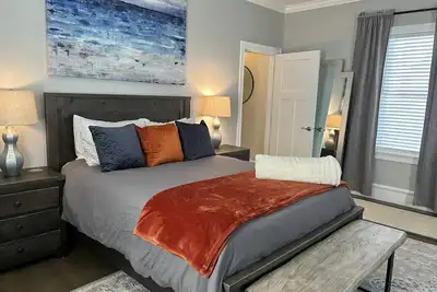 Image de Downtown Plymouth Historic Waterfront Luxury Apartments Ocean View