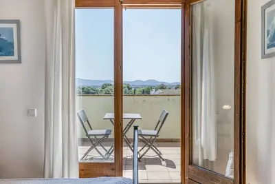 Image de Fantastique villa familiale, proche plage, piscine privée, jardin, terrasses, balcon, clim. , Wi-Fi.