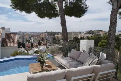 Image de Maison de vacances 'Modern Townhouse with Stunning View' avec vue sur la mer, Wi-Fi et climatisation