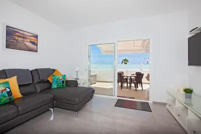 Image de Luxury 6 Bed 6 Bath Villa heated pool & hot-tubs, premium location super views