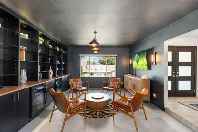 Image de Minutes from Shopping, Dining & Golf + Hot Tub