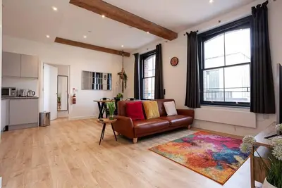 Superb 2Bed/2Bath 5min walk to Victoria Station