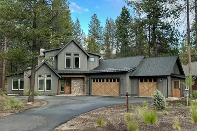 Image de Caldera Getaway with Access to Forest House