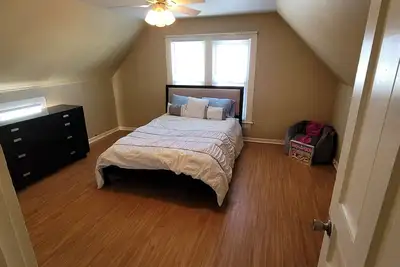 Image de 3 bed 1 bath close to all the things