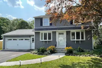 Image de Rochester House w\/ Fire Pit, Grill & Patio!