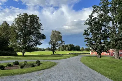 Image de Beautiful 1805 renovated farmhouse