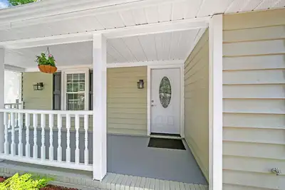 Image de ♥Spacious Family Oasis ~ 5★ Location ~ ♛Royal Beds