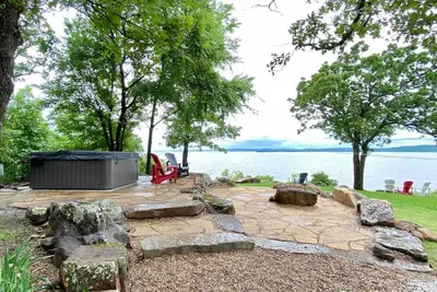 Image de Jewell of Eufaula! Lake view, hot tub, & fire pit!