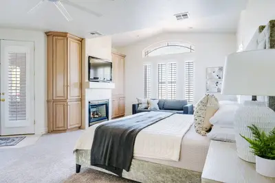 Two houses- perfect for large groups\/weddings!