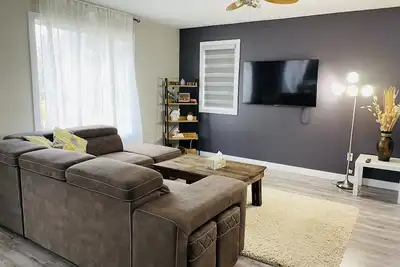Peaceful 5 Bed with pool table