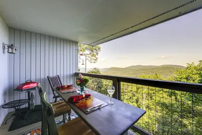 Image de Breathtaking Highlands Condo w/ Mountain View