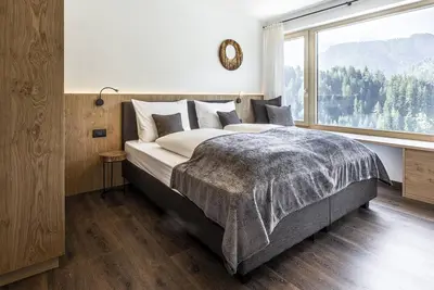 Image de Appartement moderne \"Ravison\" avec vues sur les montagnes, jardin et Wi-Fi
