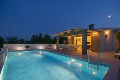Image de Villa Ravijola with heated pool - Grubine