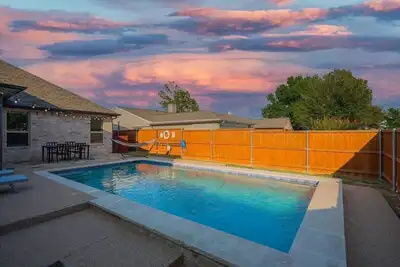 Image de Trendy and Modern home w/ a Private Pool
