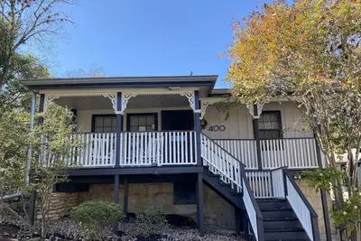 Image de Historical property directly on Main St in Boerne