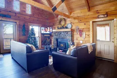 Image de Pool Community-Lots Of Bears-Mtn Views-Secluded/Peaceful-4 bedroom-Ample Parking