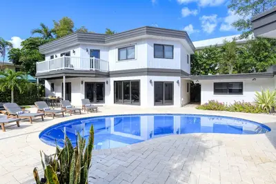 Image de The Ultimate Ftl Group Stay: Double the Space, Double the Amenities!