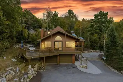 Image de The Sommet - Magical Main Home and Guest Cottage