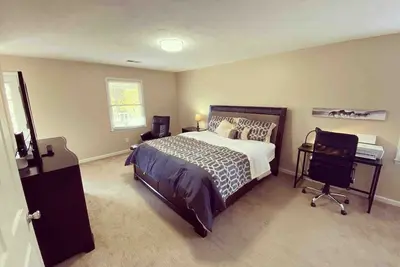 Image de Entire residential home close to shopping, Keeneland, Uk and airport.