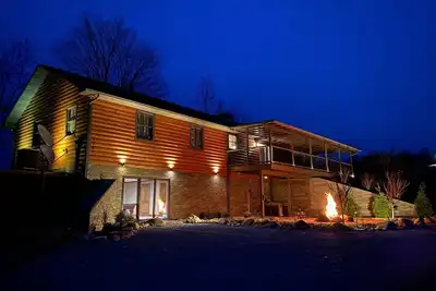 Image de Smokey Mountain Million Dollar Luxury! Cabin with Amazing Tree Top Views!