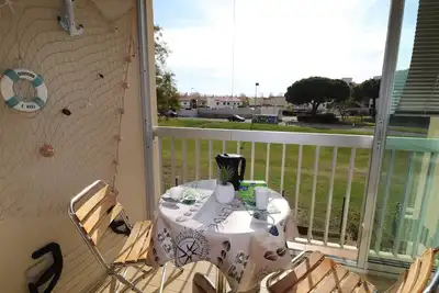 Image de 2 pièces 300m mer vue dégagée Sud Est clim parking