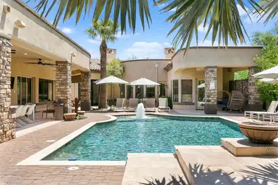 Luxe 8-bedroom retreat w/ golf sim, wellness room. Perfect for corporate getaways. - Hidden Palm