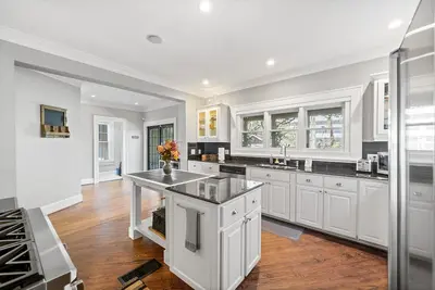 Image de Path400 Historic Cottage in Buckhead — Walk to restaurants, bars, shops, Marta!