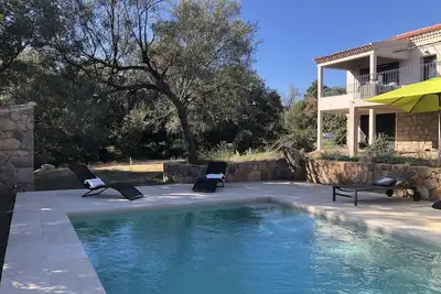 Image de Villa indépendante & climatisée. Piscine. Jardin arboré. Proximité des plages