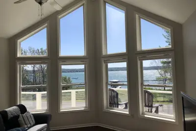 Image de Waterfront Lake House - Portage Lake - 4 Beds, 3 Baths, Private Dock, Kayaks