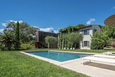 Image de Magnifique Villa Contemporaine - A Pied De La Plage De Gigaro