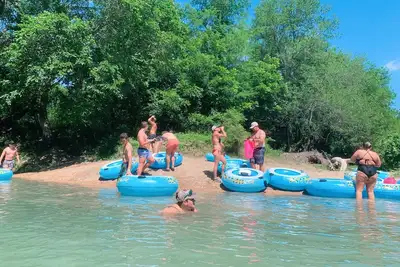 Image de Charming, Comfy Cabin on the San Marcos River!